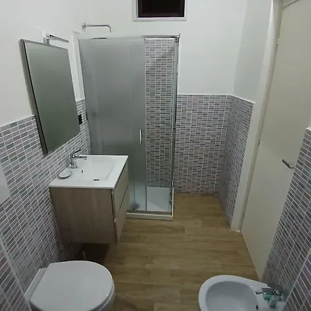 Ab House - Reggia Di E Stazione Fs A Cinque Minuti In Auto Apartment